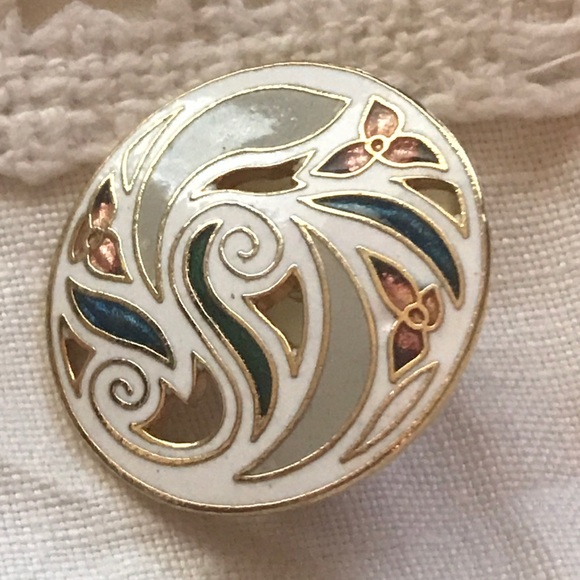Jewelry - Vintage lacquered earrings